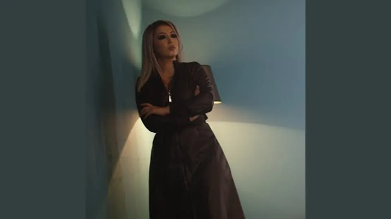 Laura si Mr.Juve - Nu sunt de vanzare (Originala 2019)