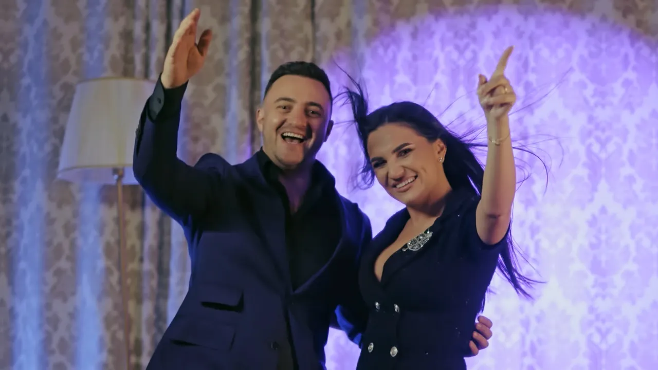 Andrada Barsauan & Ionut Chis - Fac ce vreau cu viata mea