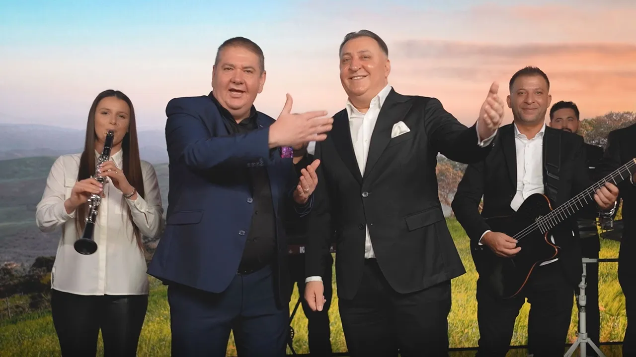 Vali Vijelie si Adrian Caval - Am cei mai buni copii (Originala 2022)