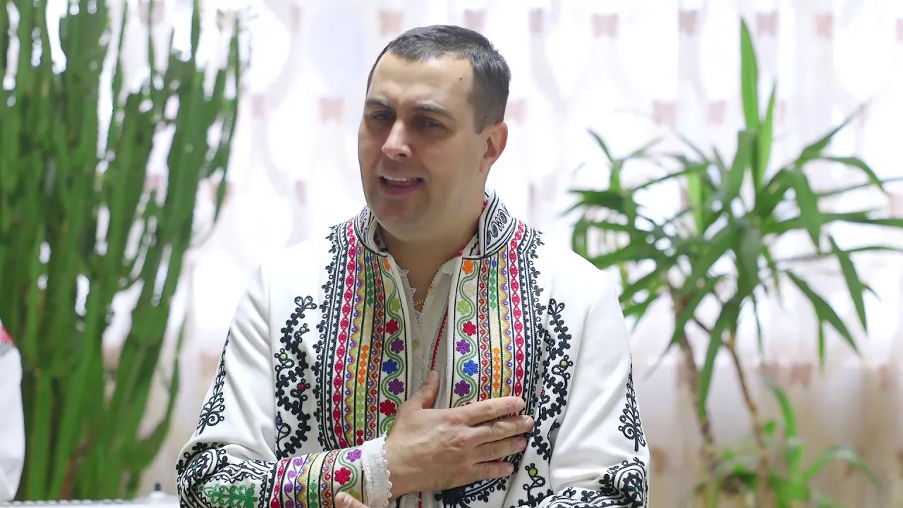 GEORGE TURCILA - SINGUREL PRIN LUME (Pentru toti din strainatate)