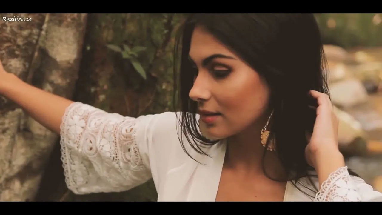 Denisa - Mor de dragul tau iubire (Manele Vechi)