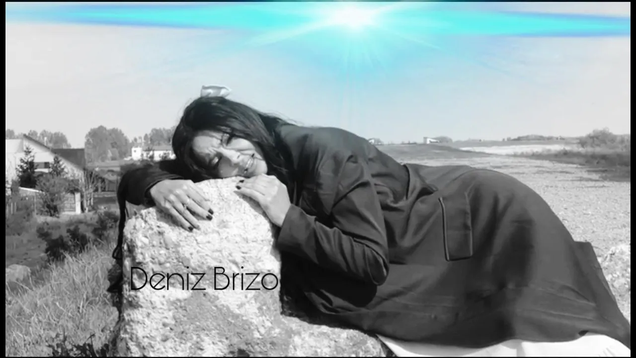 DENIZ BRIZO - E MAI BINE IN DOI (Originala 2023)
