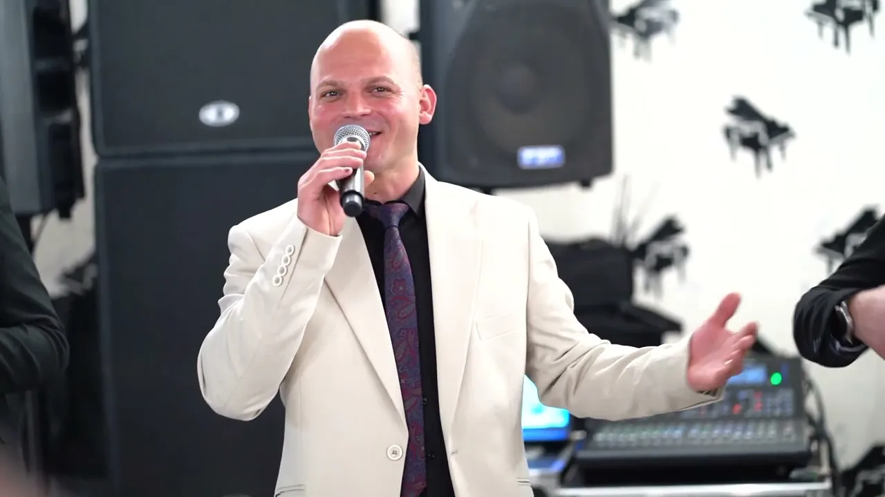 George Murgu si Formatia Balans Grup - Am un puisor de brad acasa (COVER )(LIVE 2025)