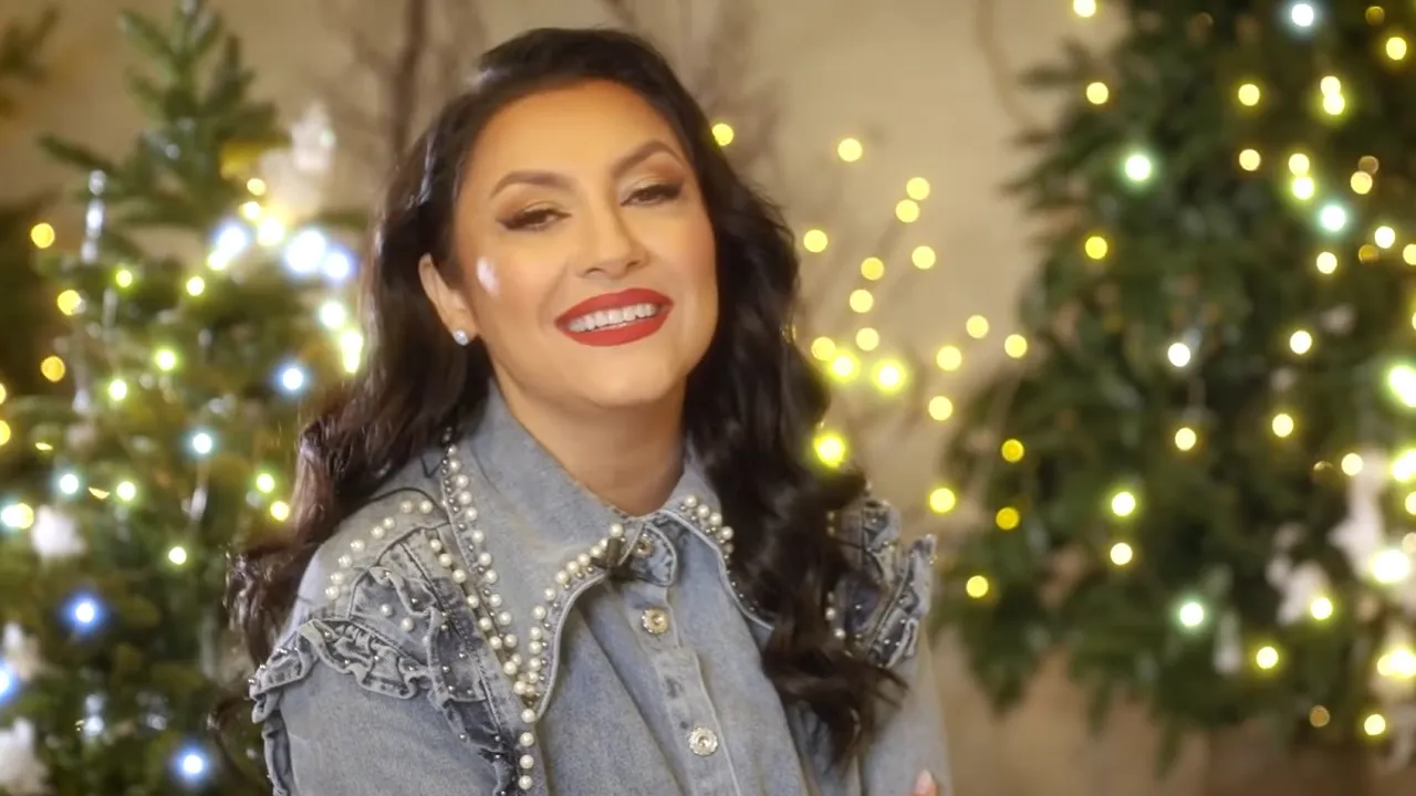 Andra - Din An In An (Colind Romanesc)