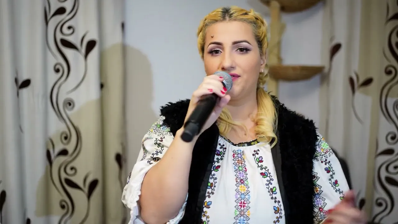 Camelia Grozav - Seara Craciunului Nost (LIVE)