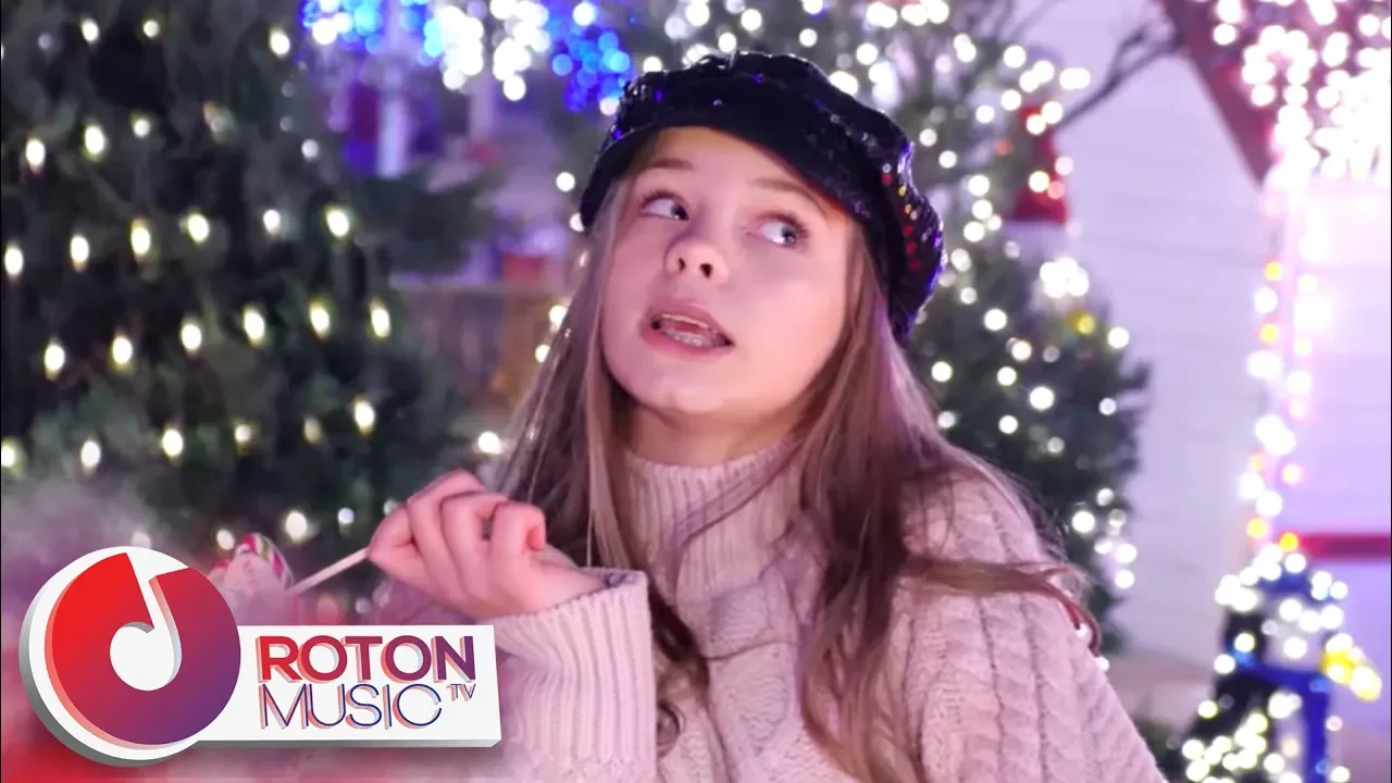 Mariuca - Hola, Santa! (Original Radio Edit)