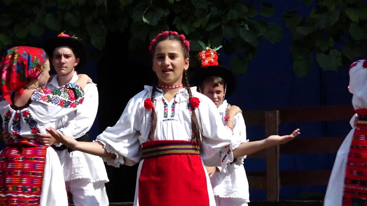 Victoria Petrenciuc - Dragu-mi clopu-mpanat