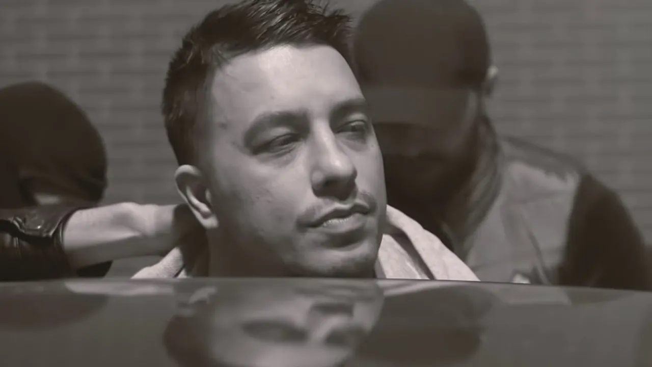 DANI PRINTUL BANATULUI SI DANA - SALTAT DE PE STRADA