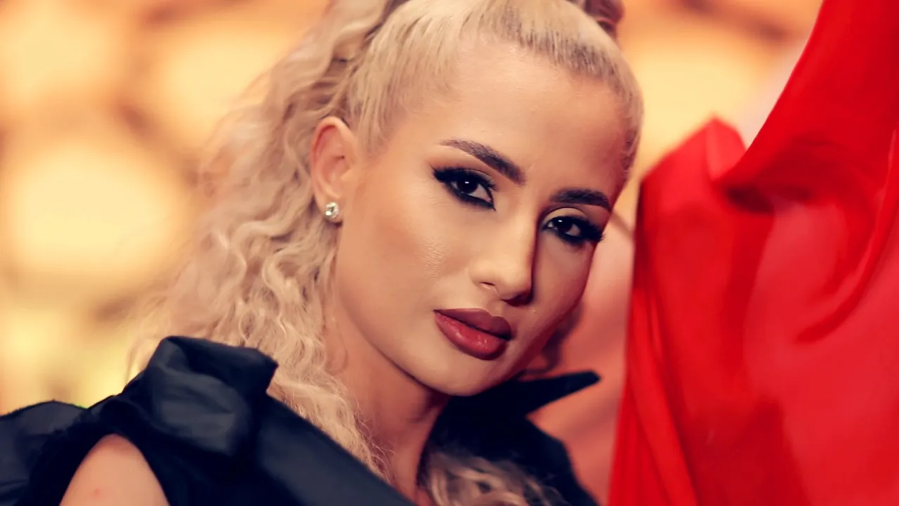 Claudia Puican x Armin Nicoara - Pe tine te pastrez