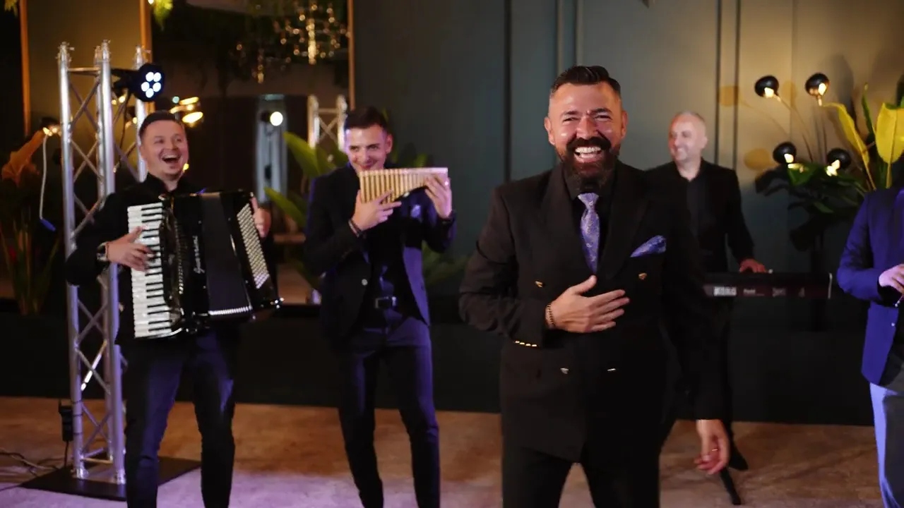 Andreea si Adrian Cirstea Orchestra - Asta-i nunta anului