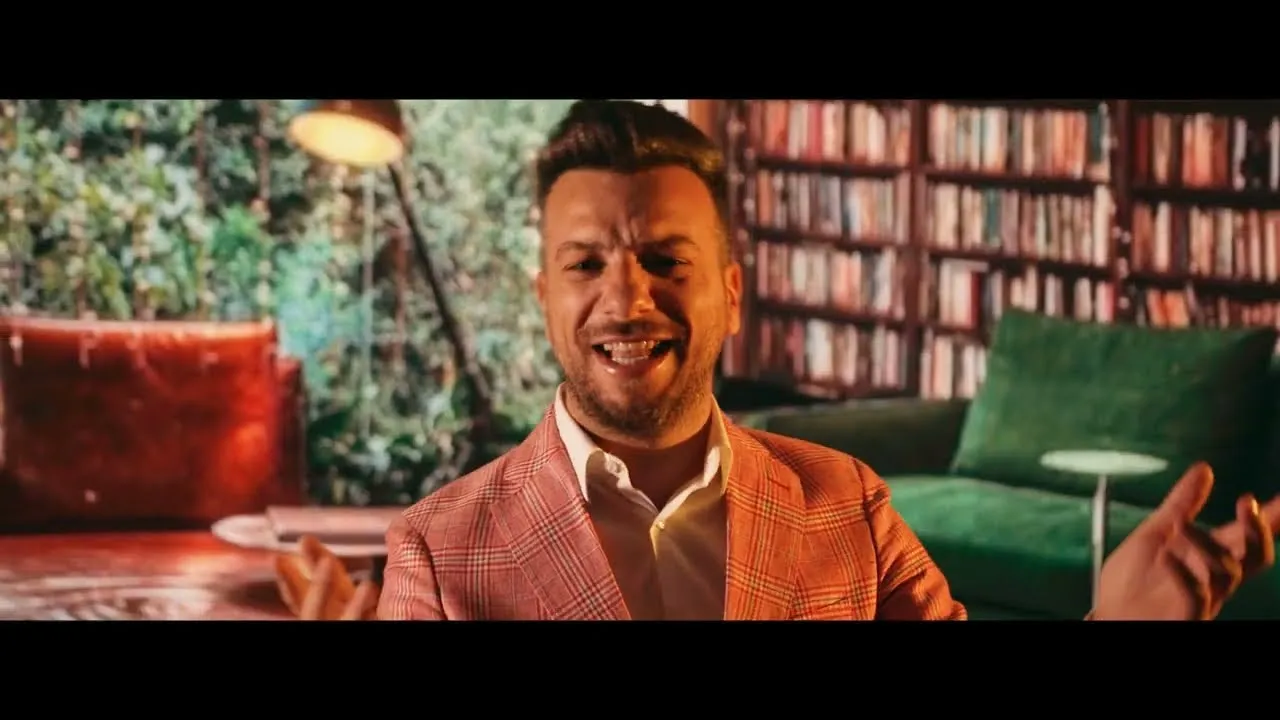 Alex de la Orastie - Banii nu pica din stele (Originala 2022)