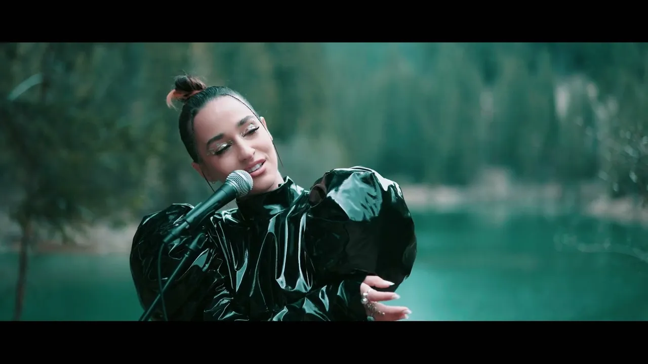 Holy Molly x Tata Vlad - Ploua (Piano Session)