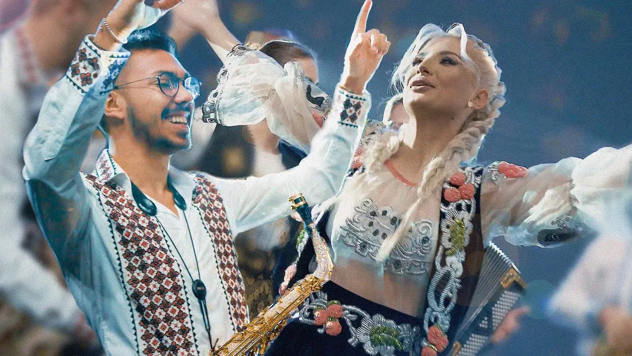 Claudia Puican si Armin Nicoara - Hai La Joc (Colaj 2022)