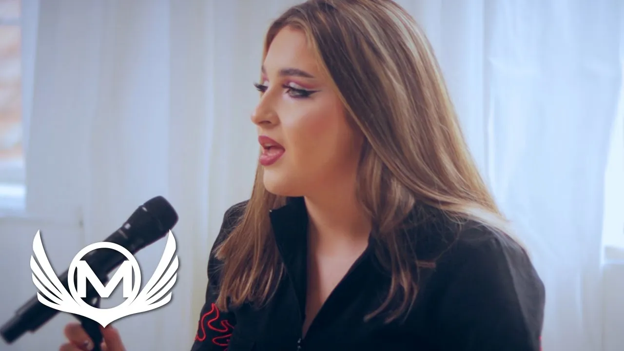 Andreea Dragu - Dangerous Woman (Cover)