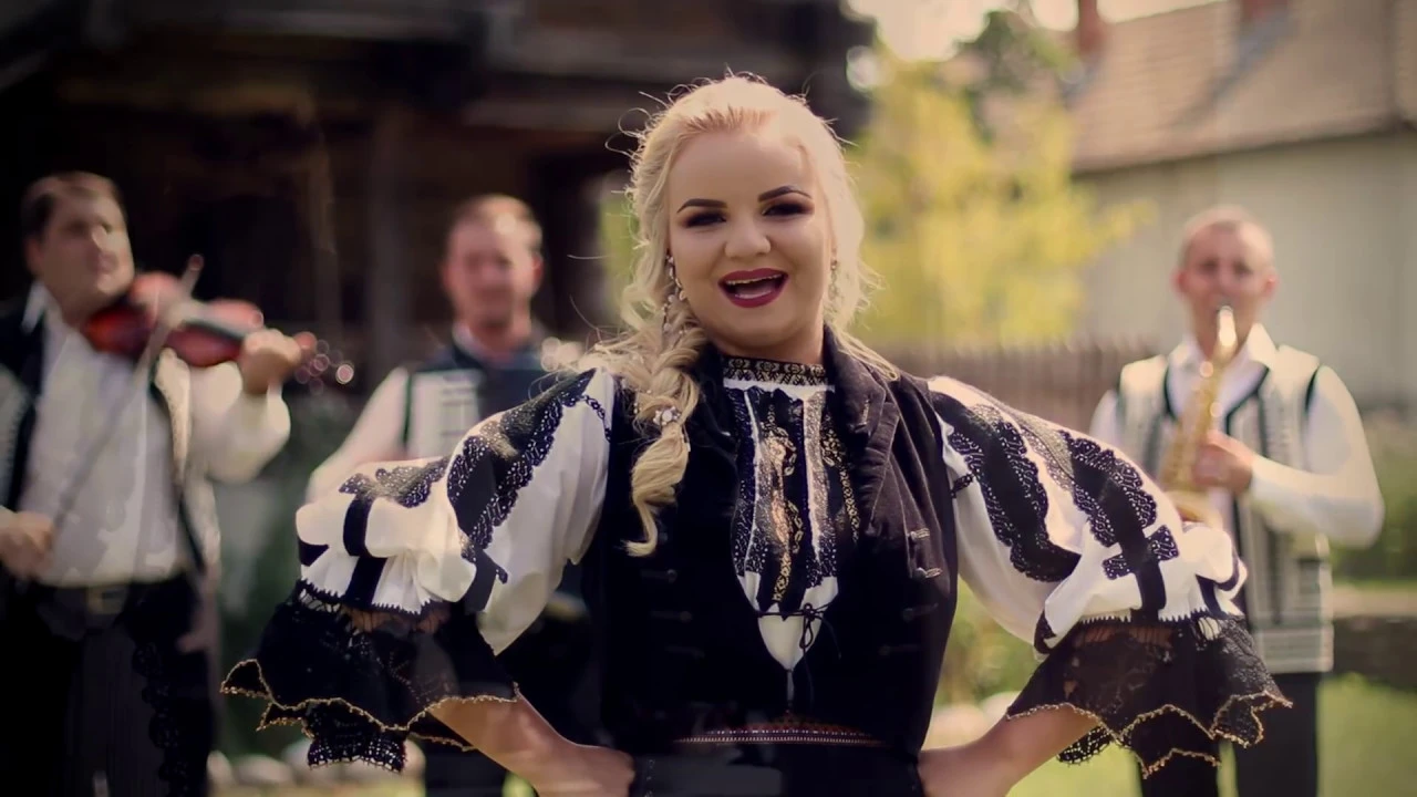 Madalina Strauneanu - Bade-al meu e Livezean 2018