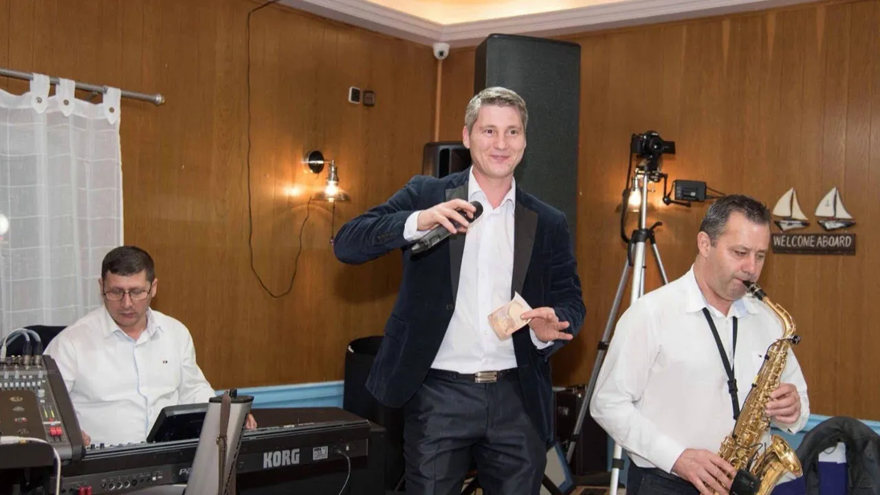 Muzica de Petrecere 2021 Muzica Populara Romaneasca de Petrecere Colaj 2021