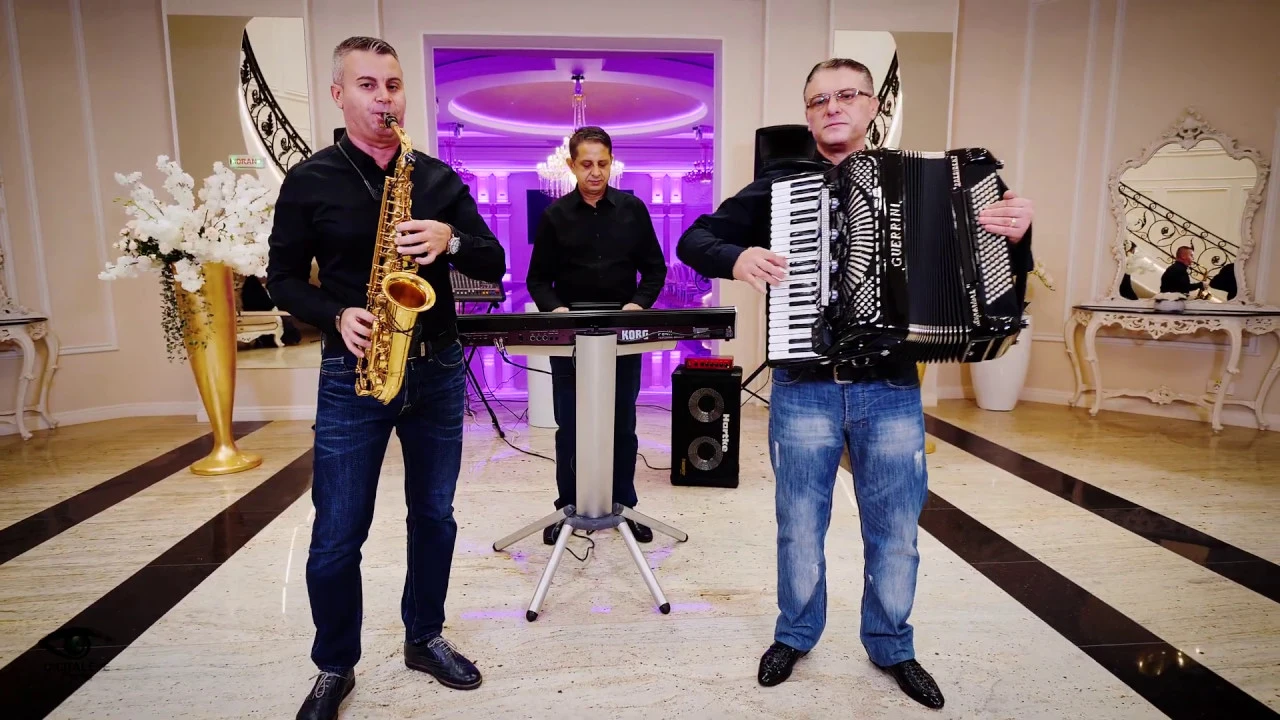 Formatia Maestro Music - Ascultare