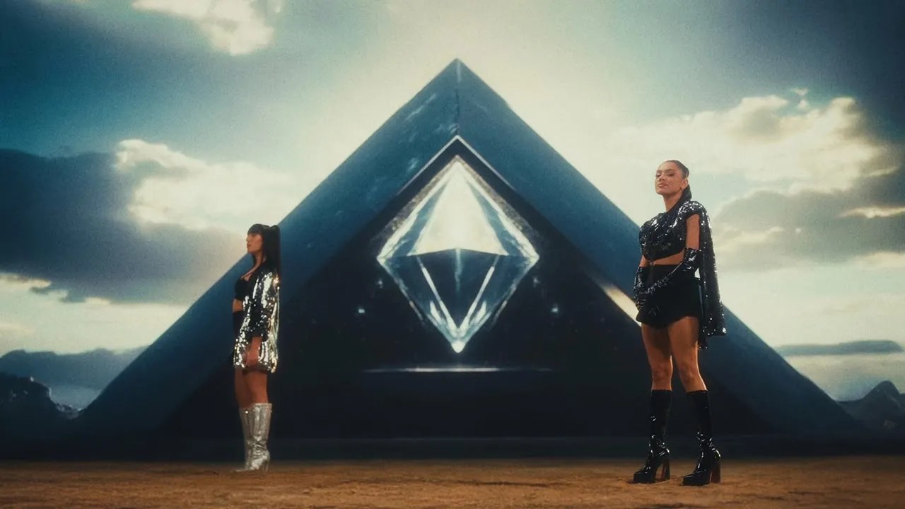 Karmen x Arianna - Bine Rau 