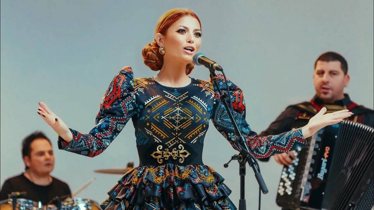 Elena - Luna alba (Original Radio Edit)