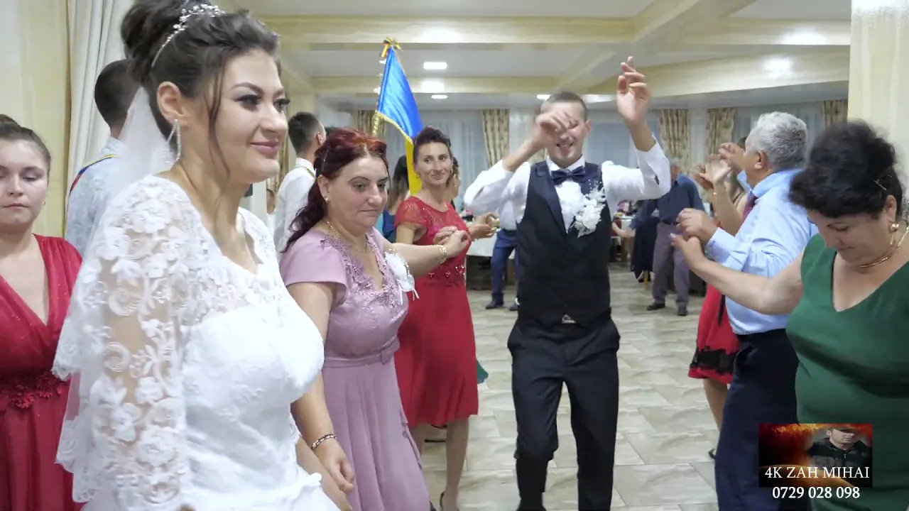 ELENA GRAMA - Colaj danturi 2021 Cel mai TARE Colaj de joc 2021 Muzica de petrecere BOMBA