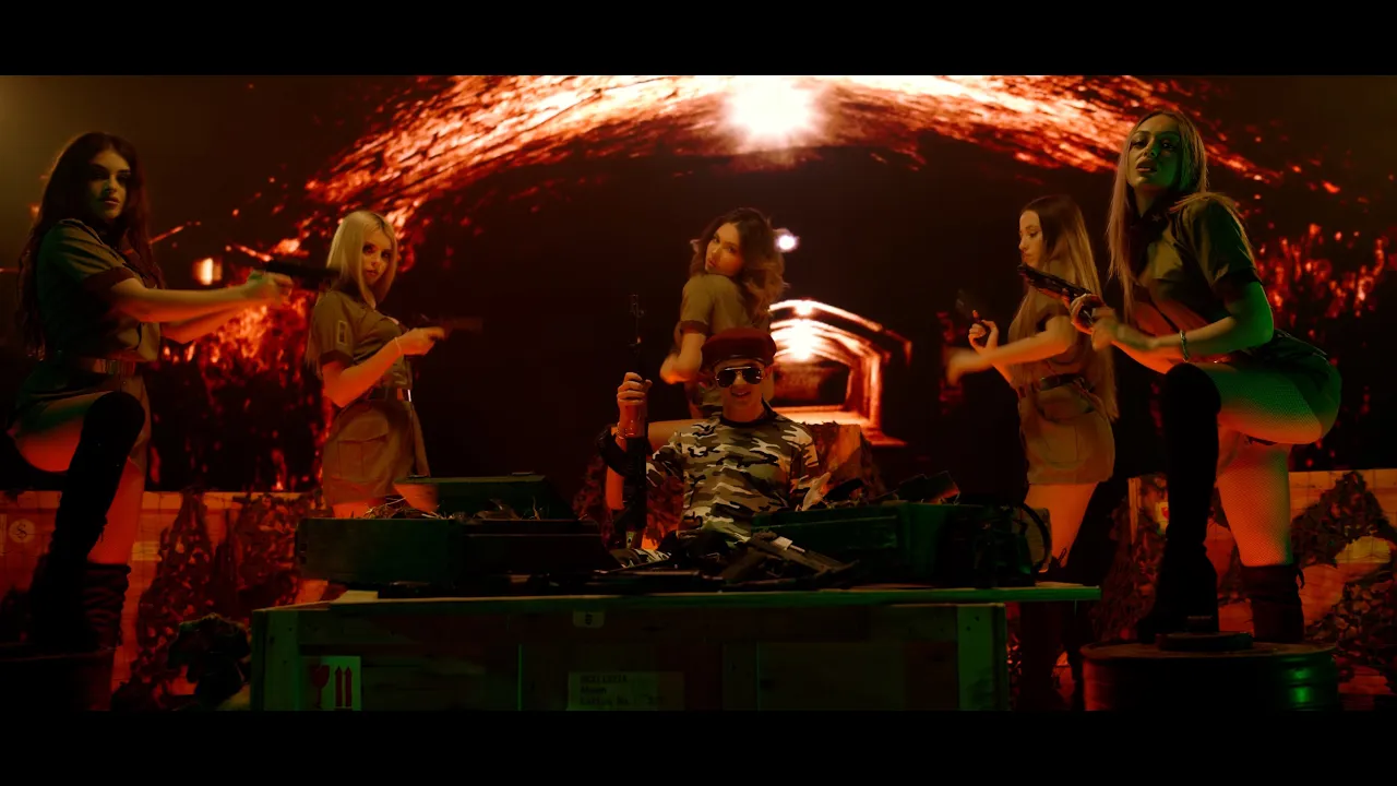 Denis Nuca - Mainile sus