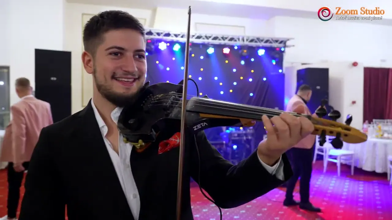 FORMATIA IULIAN DE LA VRANCEA - TOATA LUMEA DANSEAZA CU MINE (Live 2022)