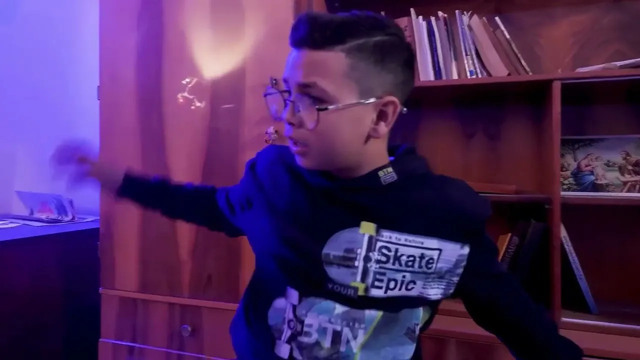 TZUBY - MINT PE TOATA LUMEA SI PE MINE