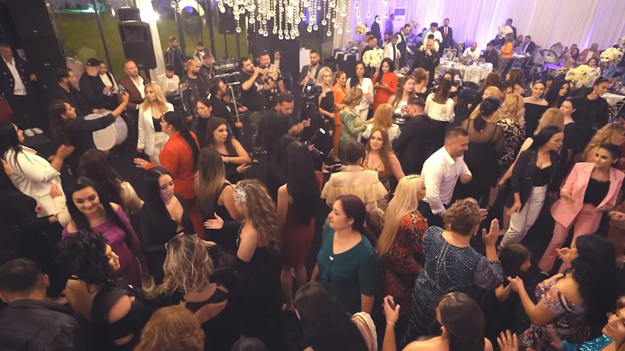 Cristi Mega - Ma doare in cot (LIVE 2024)