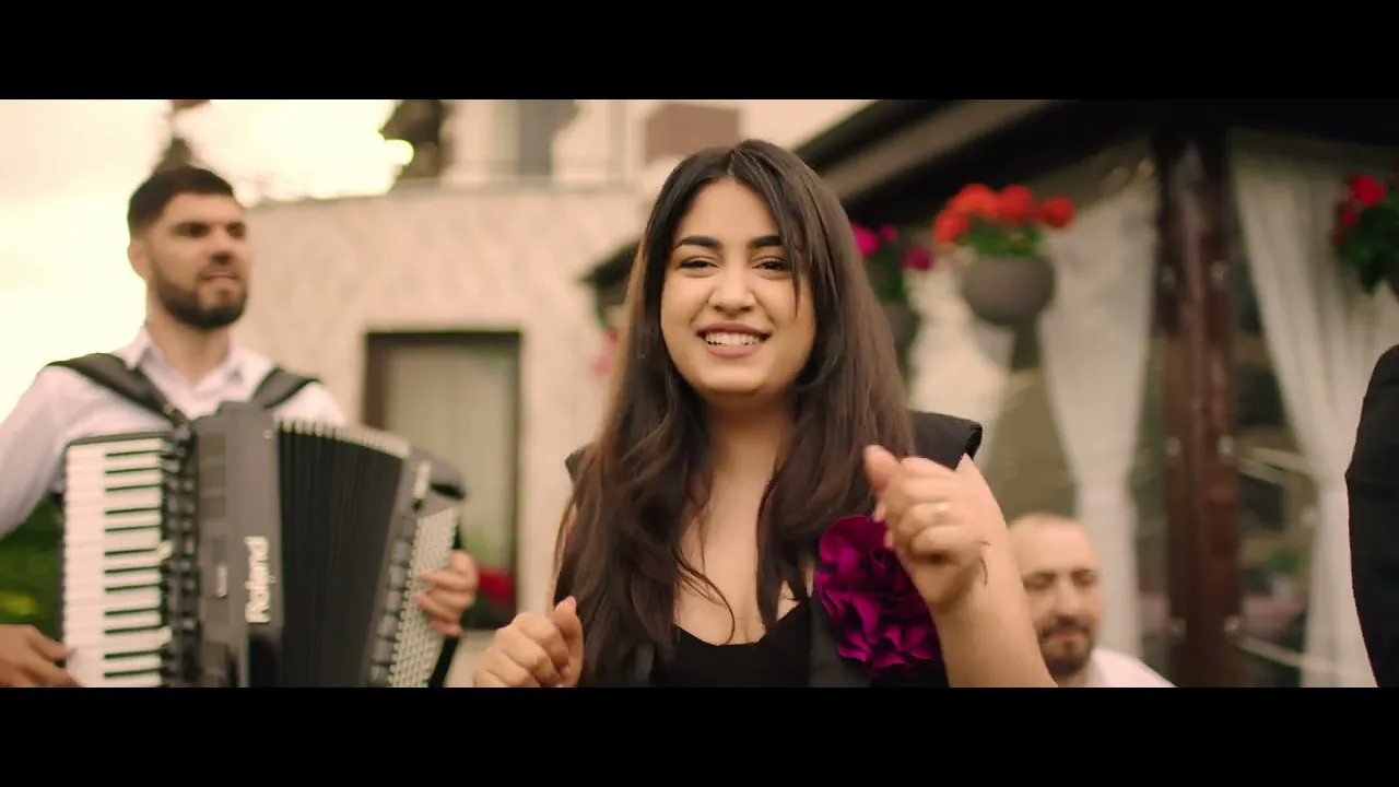 Denis Ramniceanu x Nora - Pupici cu lipici