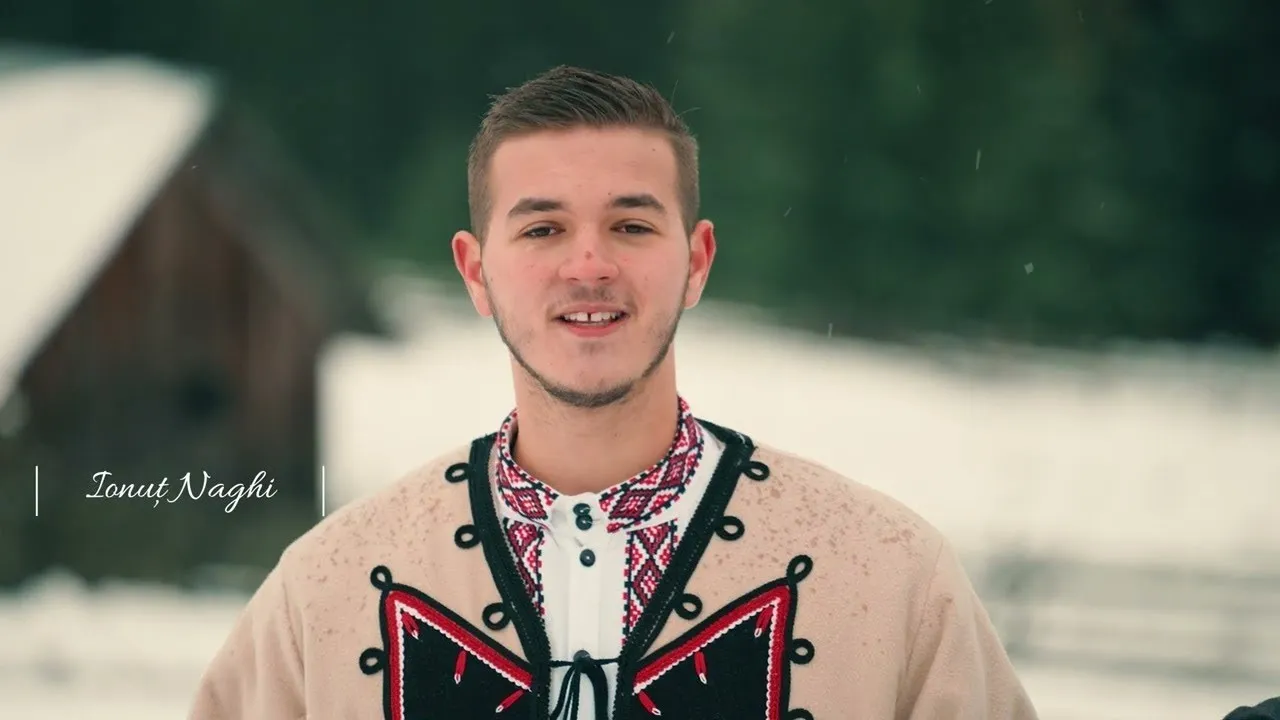 Junii Salajului - De trei zile colindam (Colinda)