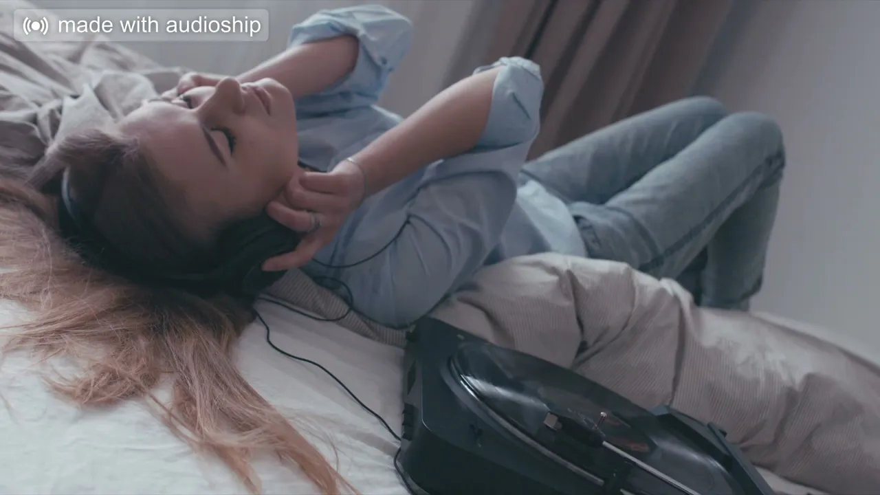 Liviu Guta si Ionut Eduardo - In statie la tramvai (Originala 2019)