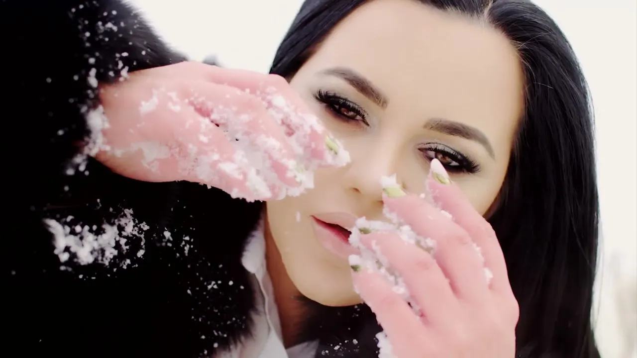 Carmen de la Salciua - Colaj 2021