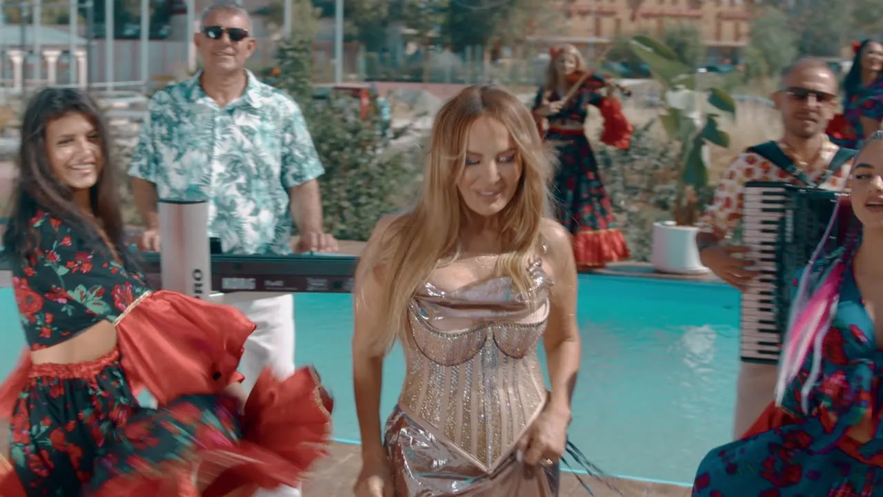 Daniela Gyorfi - Am barbatul frumos foc