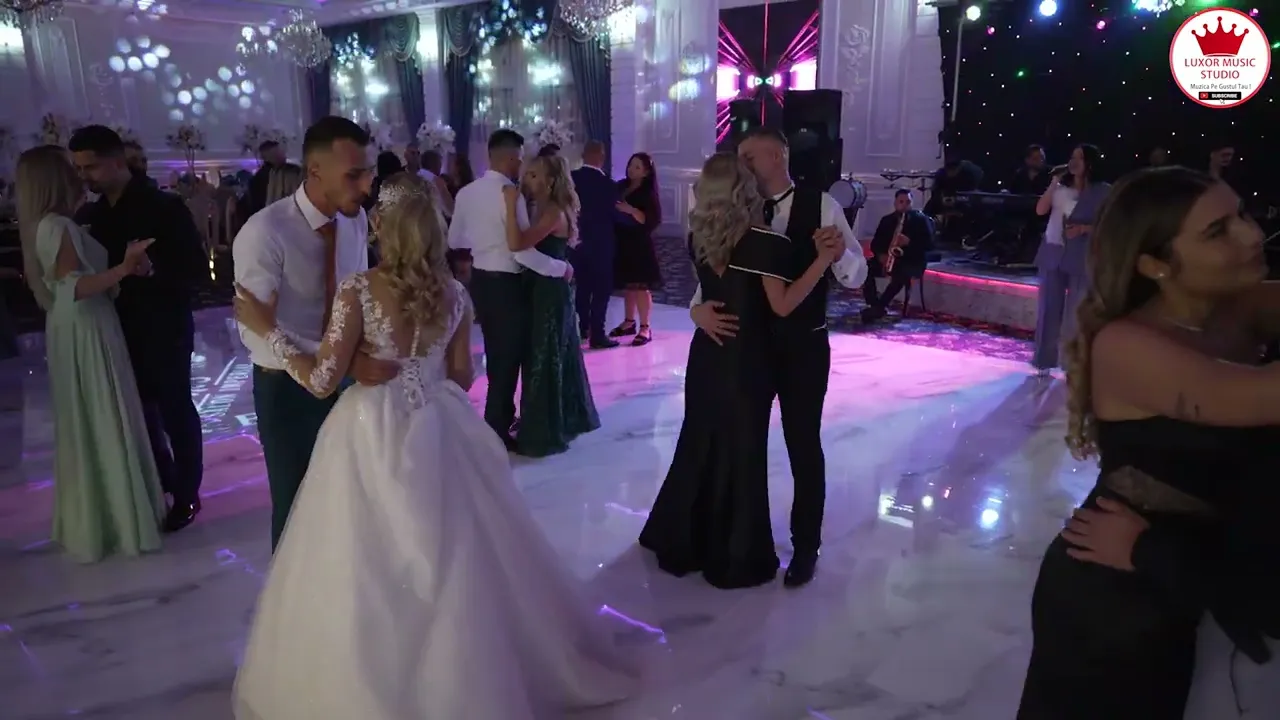 Formatia Iulian de la Vrancea - Te iubesc (Program Muzica Usoara Latino 2024)