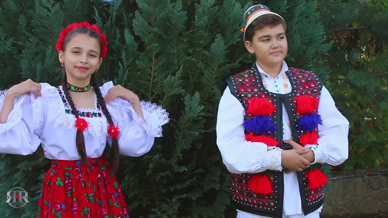 Firizan Daniel si Tibil Sharis - Calce-te badita tri