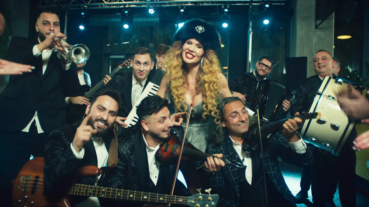 Diana Matei & Taraful Cleante - Sa-nceapa petrecerea