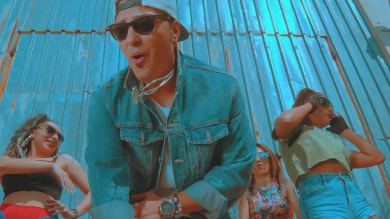 ASU - MA PLIMB PE STRAZI CA UN NEBUN (Originala 2019)