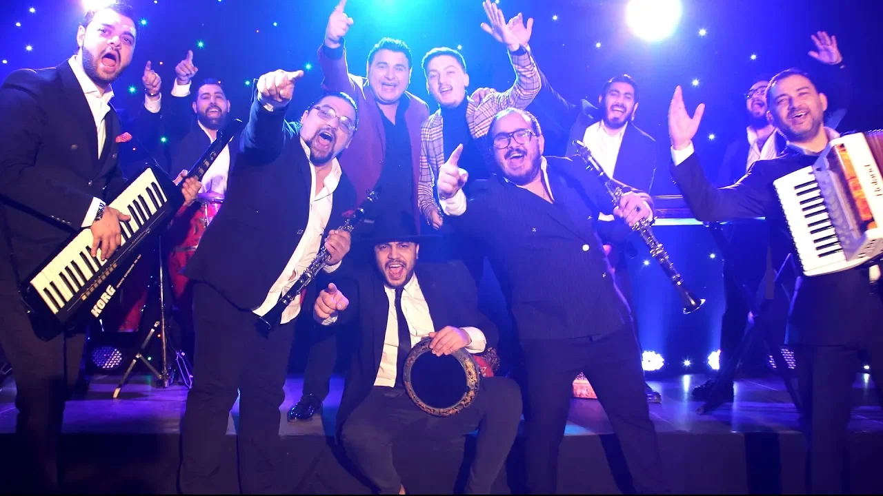 Copilul de Aur si Gyuliano - Dusmanilor fiti cuminti (Originala 2019)