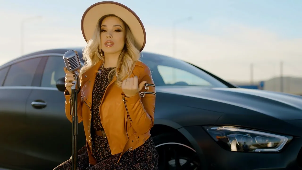 Cristina Maria Farcas - Mi-ai pus foc la inimioara (Originala 2022)