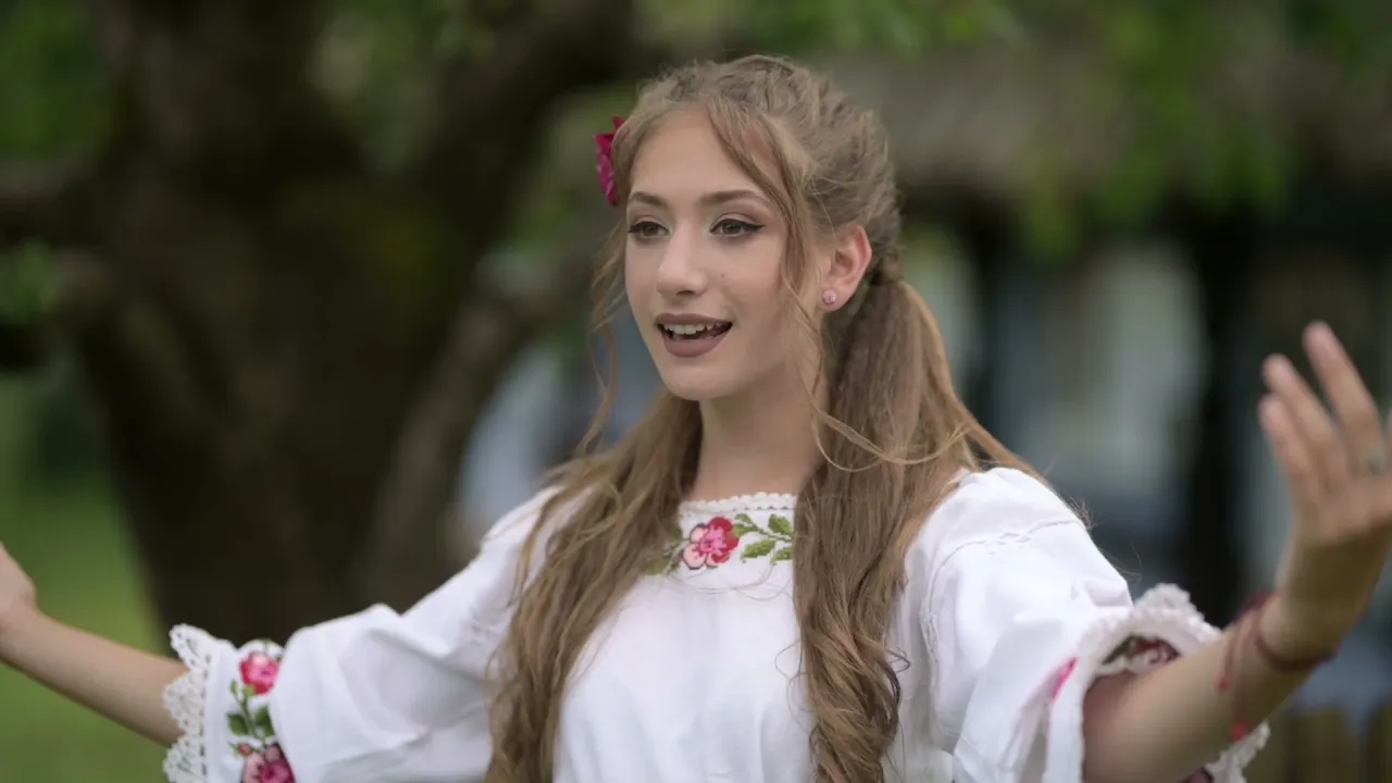 Carla Dumitrean - Unchiule ti-e scris pe fata