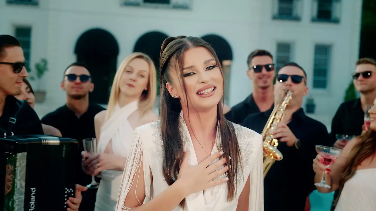 Roxana Lupu - Party ca-n America