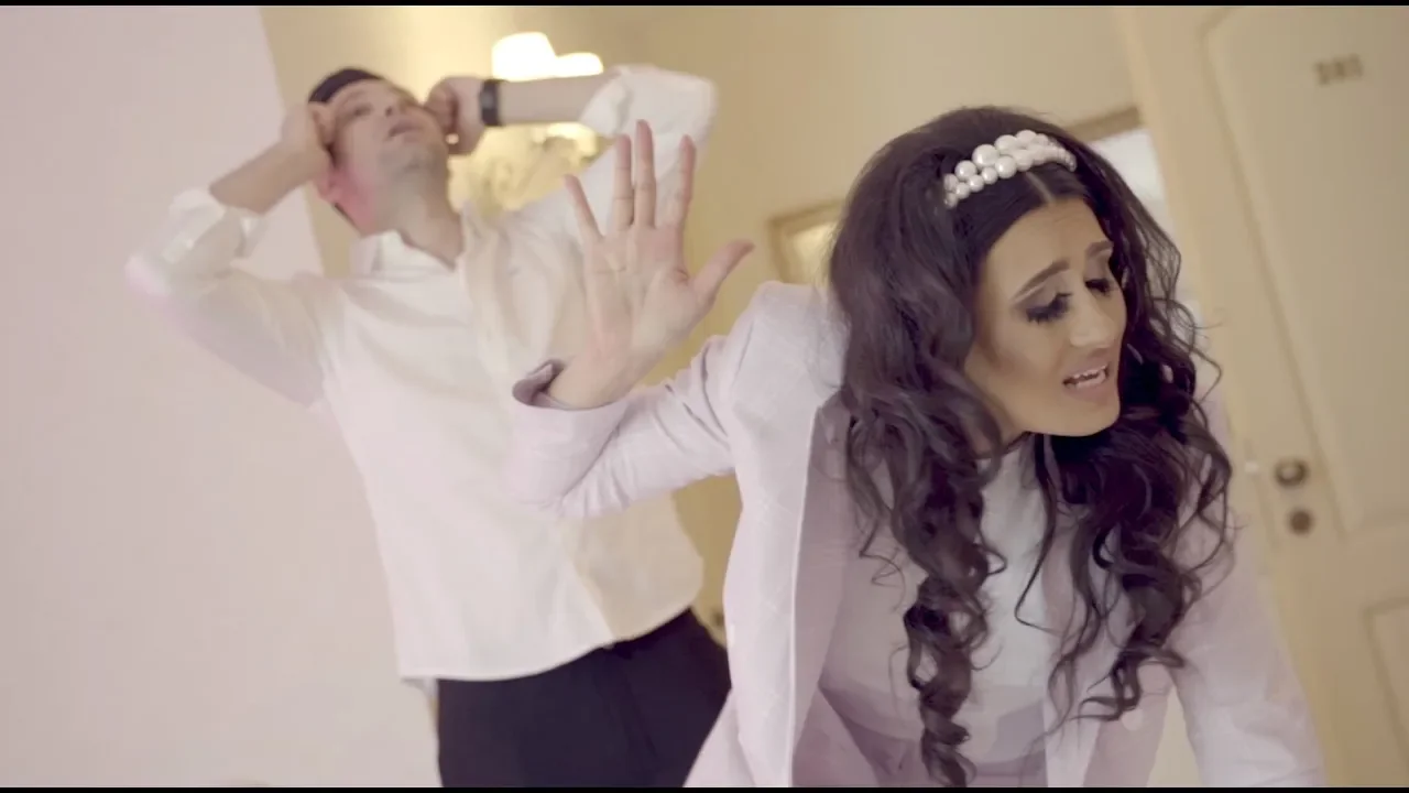 CRISTI DULES - CINE ESTI (Originala 2020)