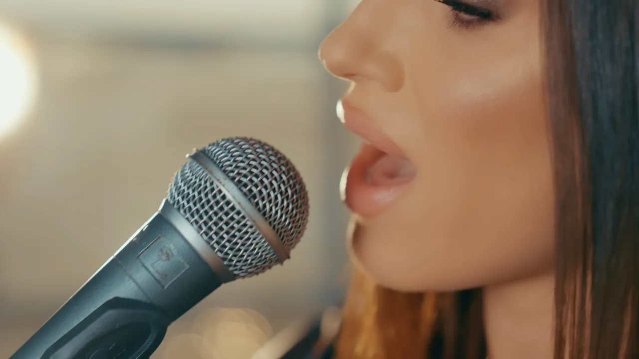 Ioana Ignat - Te strig (Live Piano Session)