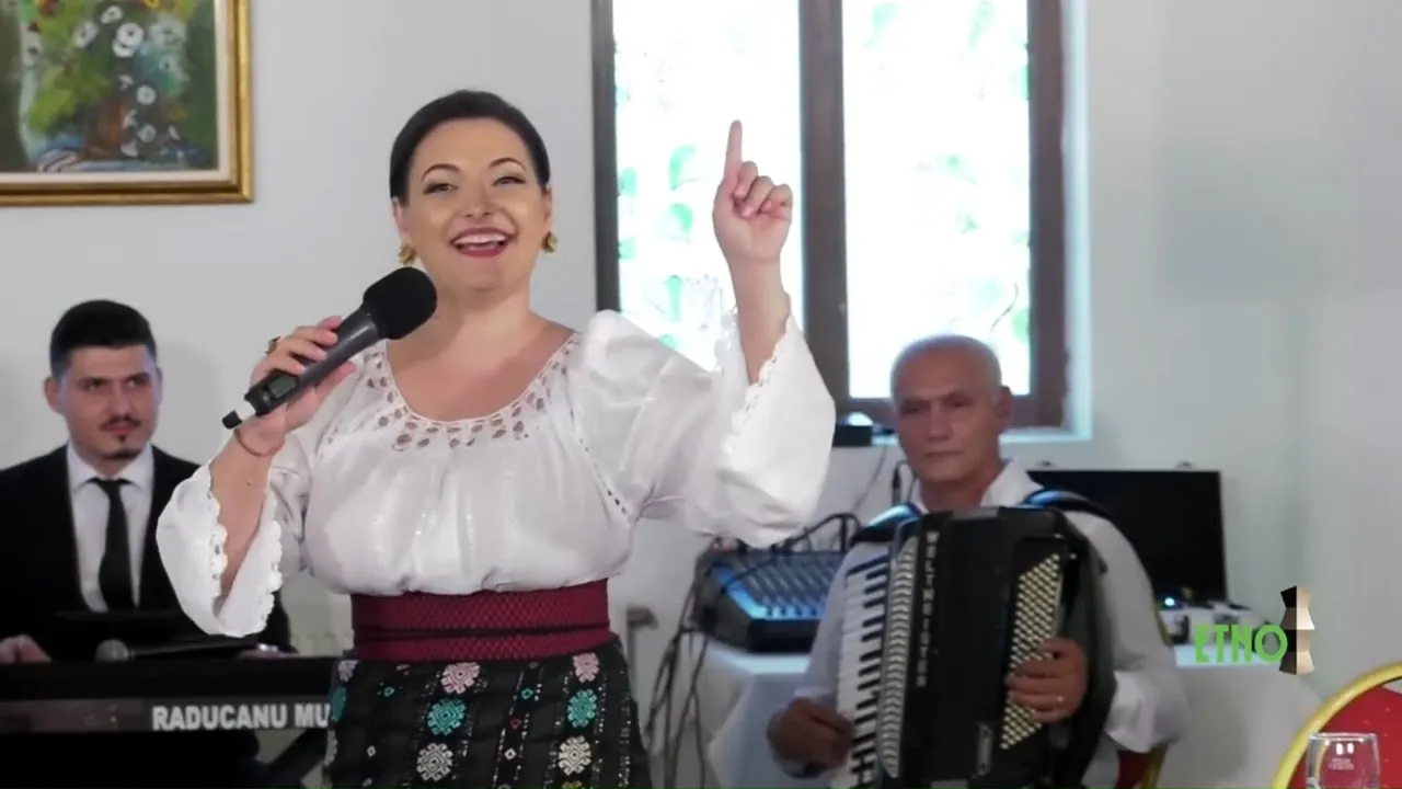 Laura Olteanu - Frunza de rachita