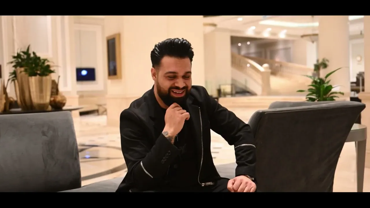 ROBERT DIN APARATORI - COROANA DE REGE 2024