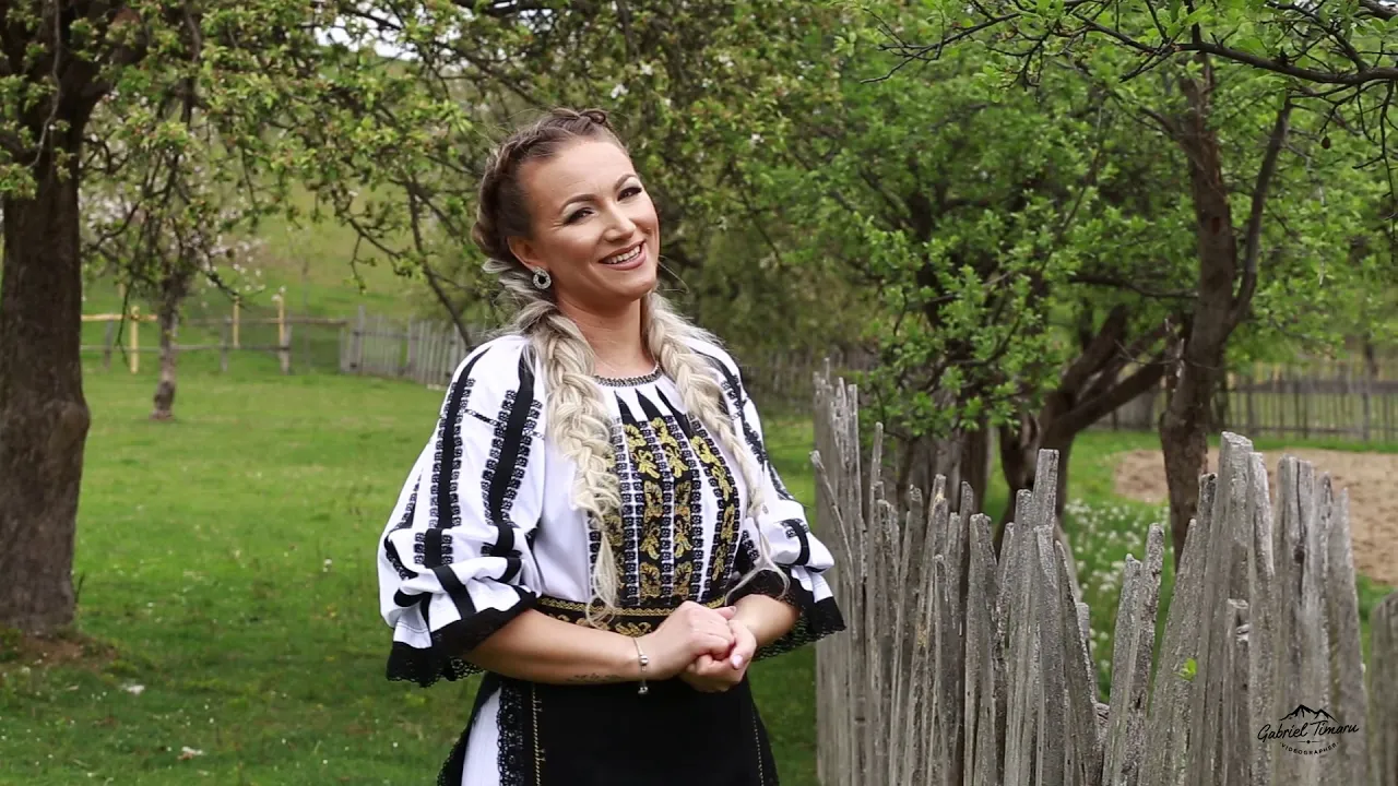 Elena Pamfiloiu - Pan'ai oi in batatura