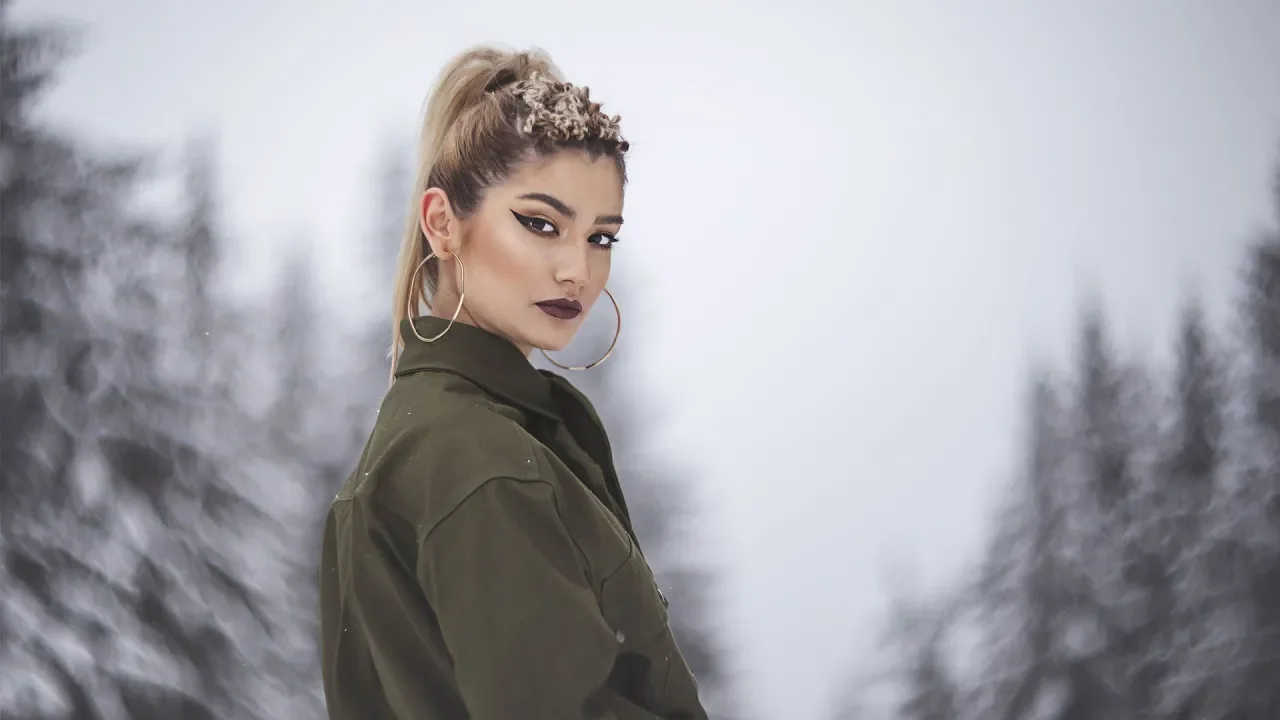 Andia feat. UPHILLS - Fake walls (Original Radio Edit)