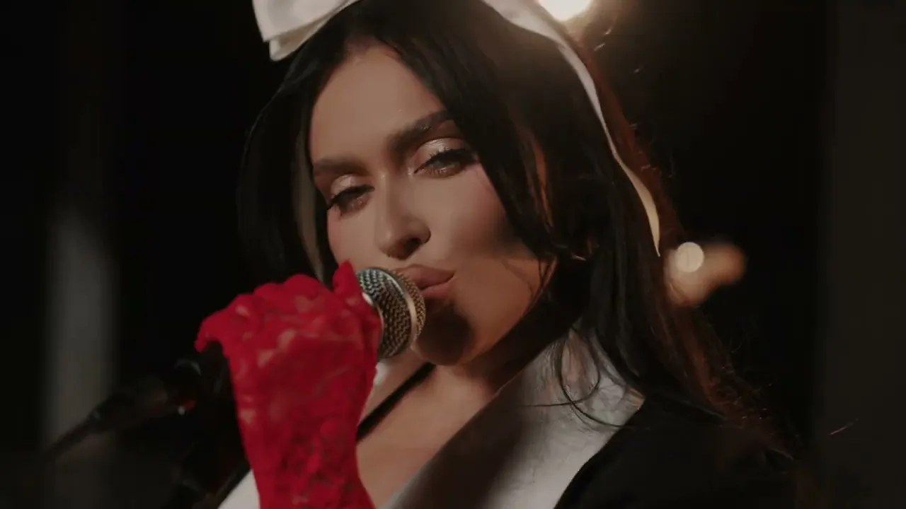 Oana Radu - Cine Zice Ca-i Usor (LIVE SESSION)