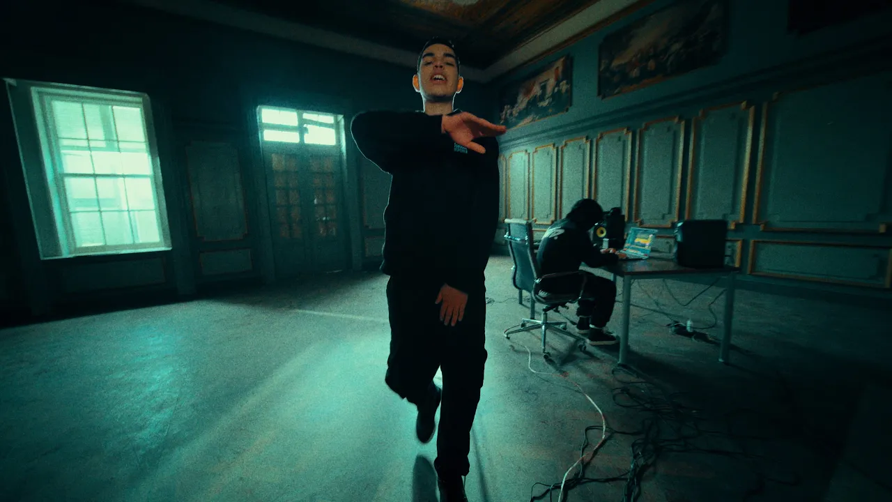 Aris x Edi - ESCAPE PLAN