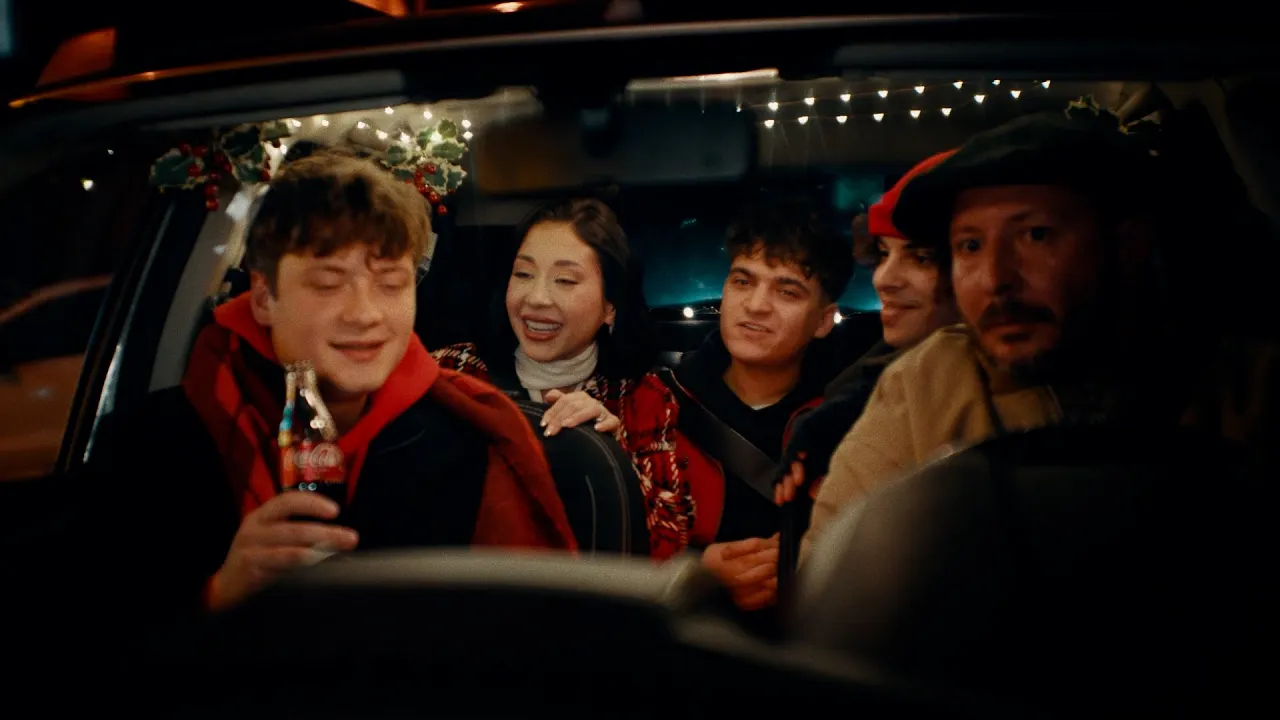 Coca Cola x Nicole Cherry x Acoustic Boyz - Sarbatorile vin